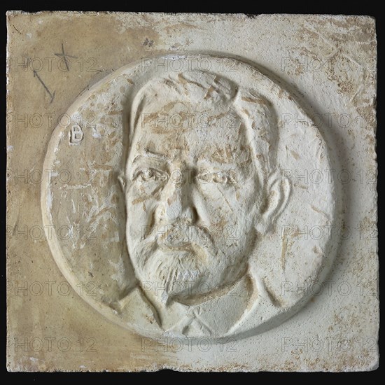 Leendert Bolle, Casting of penny, with relief, inside circle man's portrait, three quarters, casting of sculpture gypsum, signed