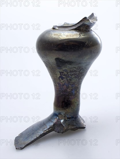 Fragment of part of foot and of stem of goblet, drinking glass drinking utensils tableware holder soil find glass, hand-blown