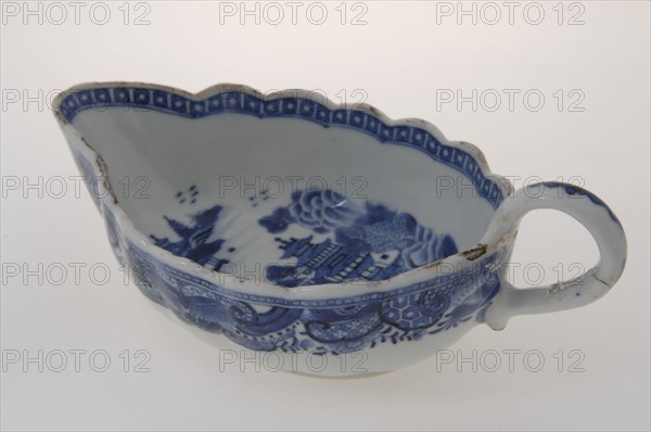 White sauce bowl with blue border decoration and Eastern landscape, sauce bowl bowl crockery holder ceramic porcelain glaze