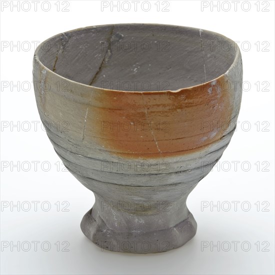 Stoneware cup on pinched foot, gray with brown flamed salt glaze, goblet cup crockery holder soil find ceramic stoneware glaze