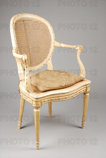 Cream-white Louis Seize medallion armchair painted, medallion chair seat furniture furniture interior design wood elm paint gold