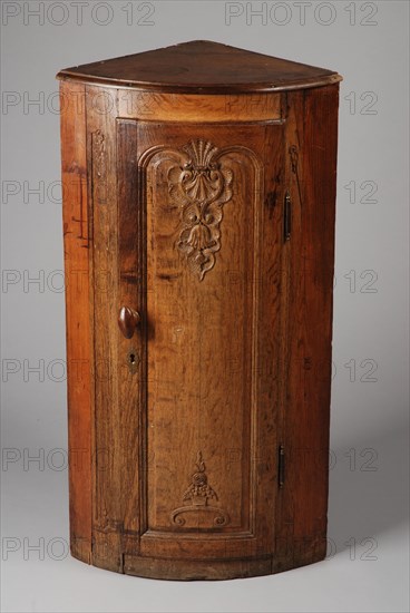 Oak rococo corner cupplate, corner cupboard cupboard cupboard furniture furniture interior decoration wood oak wood pine, Round