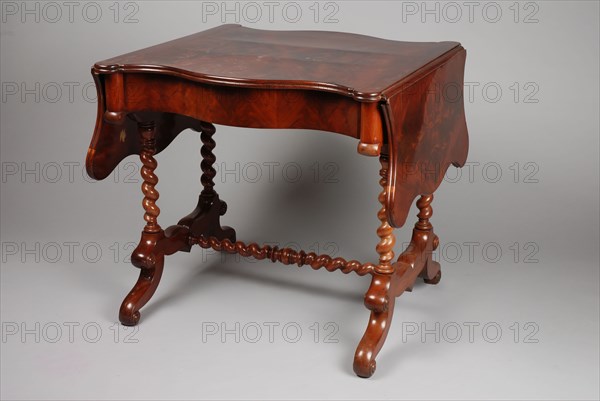 Mahogany neo-Baroque canapé table, hanging table table furniture interior design mahogany oak wood, Drawer-pivoted legs base
