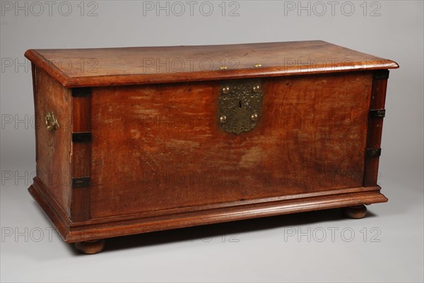 Colonial hardwood case, coffin cabinet furniture furniture interior design wood rosewood ebony camphor wood brass, brass fitting