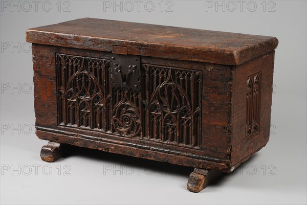 Oak box, casket cabinet furniture furniture interior design wood oak wood paint, Oak box, on two sled legs with carvings