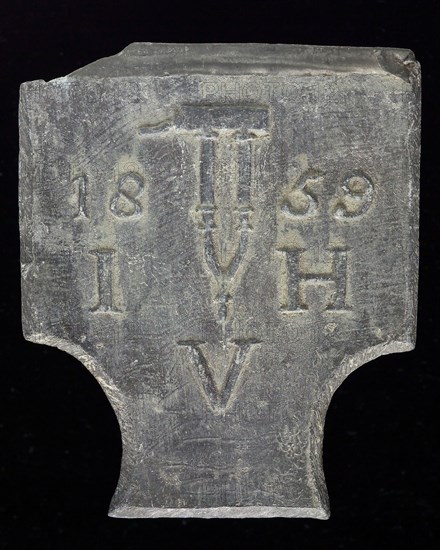 J.H. Voorendijk, Roof bonnet, shield-shaped cover plate with 1859, initials IVH and water pump, plummet lead metal h 10.0