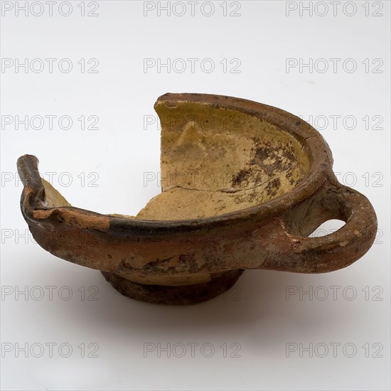 Pottery bowl on stand ring, pouring lip, internally glazed yellow, ear bowl bowl crockery holder soil find ceramic earthenware