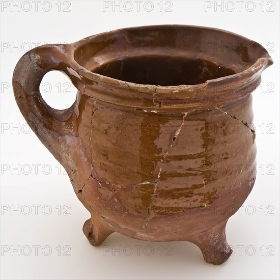 Pottery cooking jug on three legs, grape model, one ear, neck rim with lid slot, grape cooking pot crockery holder kitchen