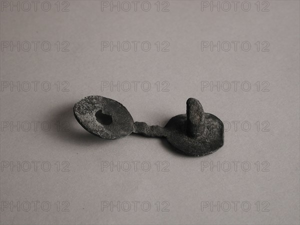 Cloth lead, unused, sheeting quality seal ground find lead metal, sheet unused and thus open archeology authentication