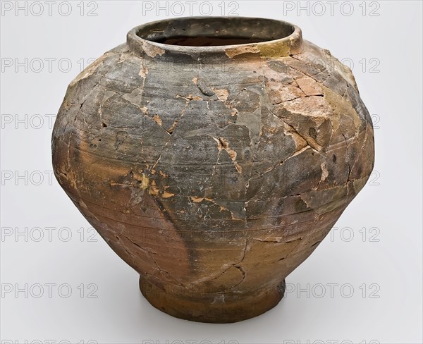 Pottery ash pot on stand, oval and upright neck edge, ash pot ceramic earthenware earthenware ceramics earthenware glaze lead