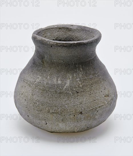 Small earthenware pot, ball pot with upright neck edge, ball pot utensils earthenware ceramic pottery, hand-shaped baked Pottery