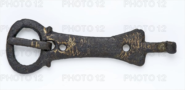 Copper buckle on long frame with hook, buckle fastener part soil find brass brass metal, w 1.7 casted punched Copper belt