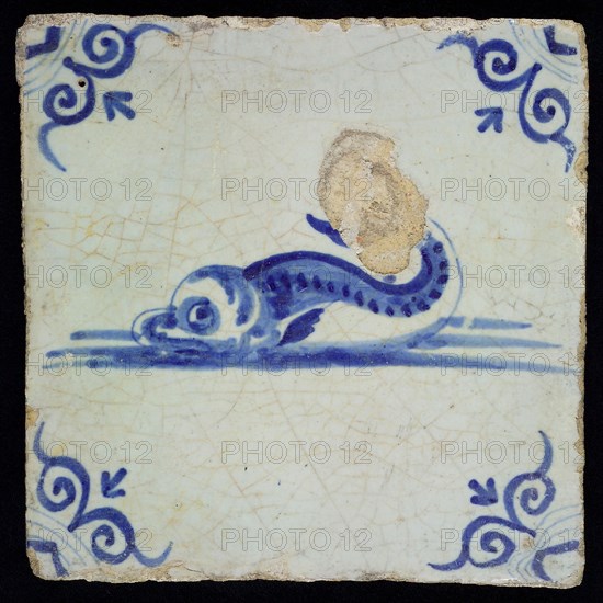 PA, Animal tile, fish on water, blue decor on white ground, corner filler ox head, marked, wall tile tile material ceramic