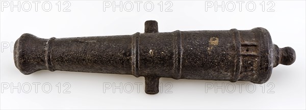 Small iron cannon, cannon firearm weapon soil foundry cast iron metal, cast Small iron cannon Conical in shape. Firing fire