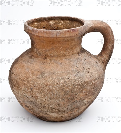 Earthenware chamber pot with curved bottom, unglazed, narrow neck, pot holder sanitary earthenware ceramic pottery, belly 17,5