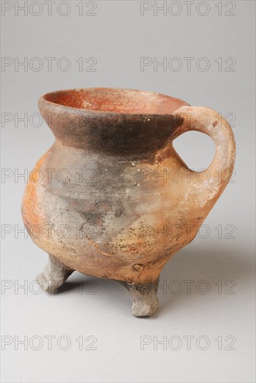 Small cooking jug, grape-model, cooking pot with fire traces, grape cooking pot tableware holder utensils earthenware ceramics