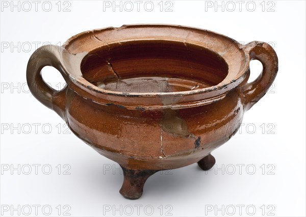 Pottery cooking pot on three legs, two ears, wide model with lead glaze, grape cooking pot tableware holder kitchen utensils