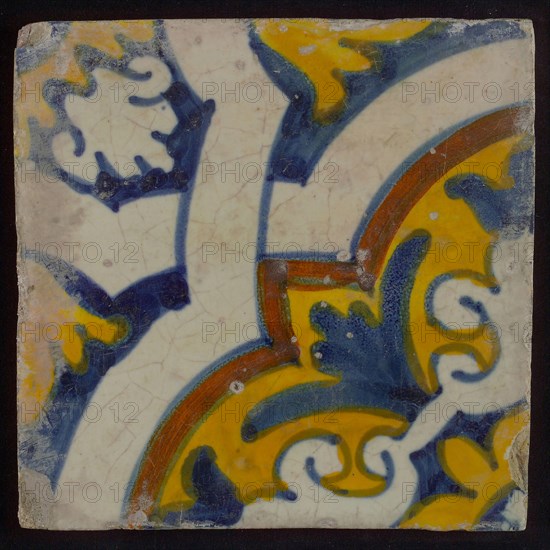 Ornament tile, diagonally across the tile white braid band motif, corner motif quarter rosette, wall tile tile sculpture ceramic