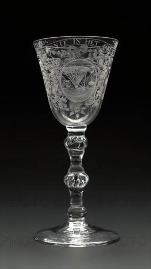 Chalice engraved with rosmoles, family arms, city arms and De goede Harmonie in the Grutters Gilde, wine glass drinking glass