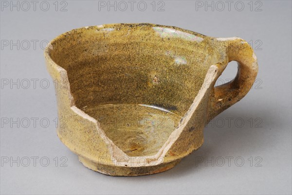 Earthenware head, white shard and light green glazed, cup crockery holder soil find ceramic earthenware glaze lead glaze, hand