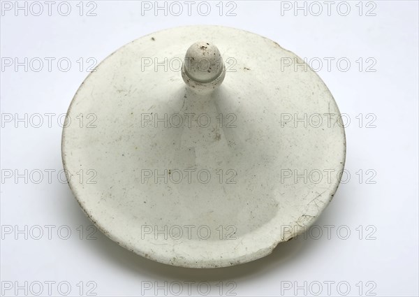 Lid, industrial white goods, high button with acorn, lid closure part soil find ceramic earthenware glaze lead glaze, Round lid