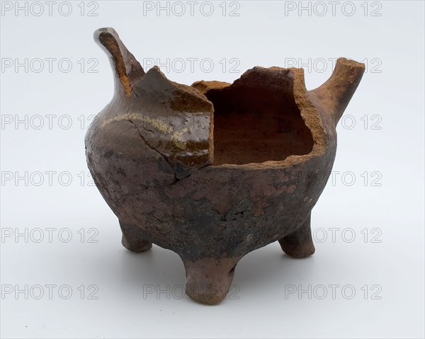 Fragment earthenware cooking jug, grape-model, with silt decoration, grape cooking pot tableware holder utensils earthenware