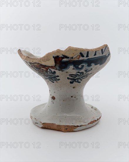 Fragment earthenware apothecary jar, white with blue decoration, apothecary jar pot holder soil find ceramics earthenware glaze