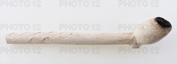 Clay pipe, double conical head and heel, heel mark and decorated handle, clay pipe smoking equipment smoke floor earthenware