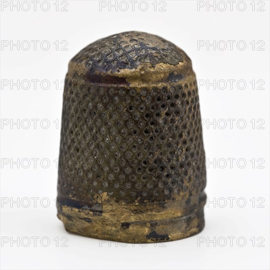 Copper molded thimble with waffle pattern, thimble sewing kit soil find copper metal, cast Copper molded thimble with square