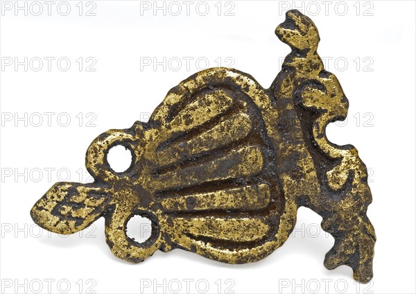 Fragment wall plate of hook, hook fastener soil find copper brass metal, cast Embossed ornament with flat reverse Opened