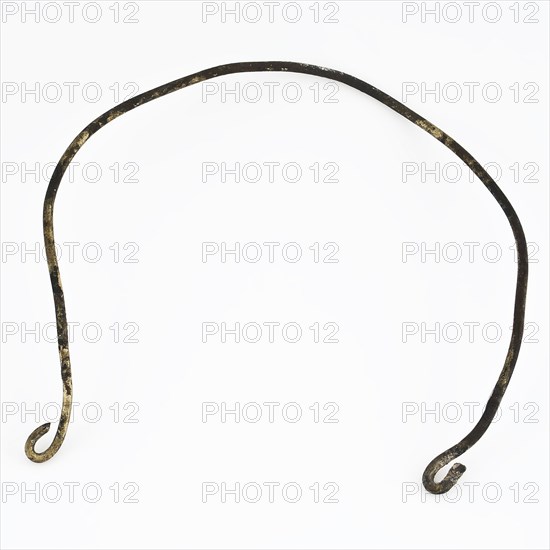 Keyring or handle, round bent thick metal wire, ends bent into loops, ring artifact foundations copper metal, curved bent Round