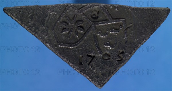 Triangular plate of lead with coats of arms and 1705, emergency currency currency exchange medium foundry lead metal, Triangular