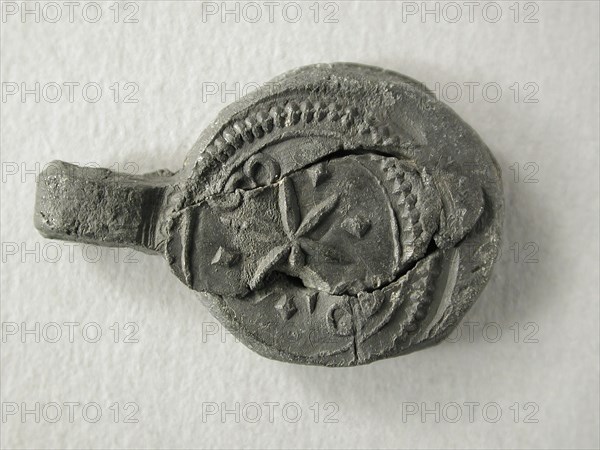 Cloth with Rotterdam weapon with six-pointed star and initials, cloth seal hallmark ground find lead metal, Cloth lead