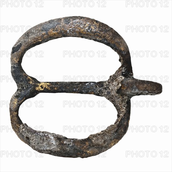 Copper belt hanger, middle post with eye, belt hanger clothing accessory clothing soil find copper brass metal, cast sawn Belt