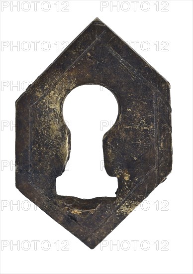 Lock fitting for cupplate or chest, fitting lock closing device soil finding brass metal, Fragment of lock: keyhole plate