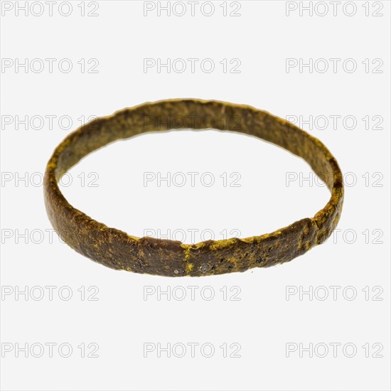 Copper ring, ring ornament clothing accessory clothing soil find copper metal, Two rings (1-2): narrow undecorated shone