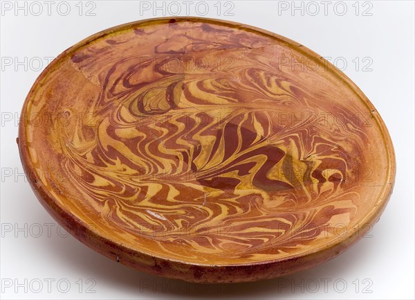 Large earthenware dish with silt decoration, on stand fins, dish crockery holder soil find ceramic earthenware glaze lead glaze