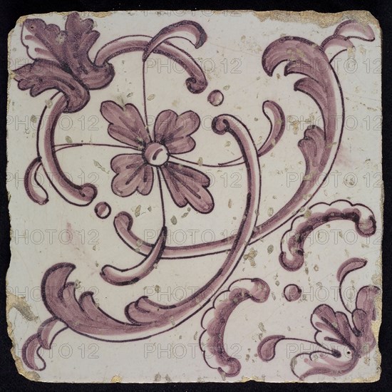 Purple ornament tile, diagonal decor, intersecting leaves, leaf with arch in corner, decentralized flower crossed by four half