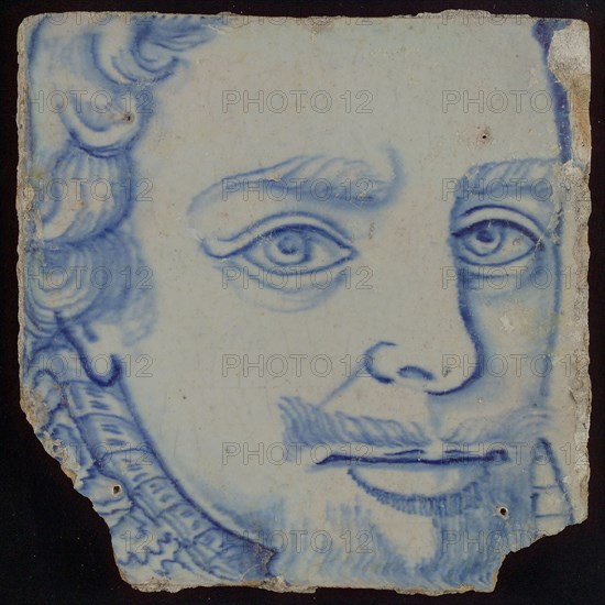 Tile with blue portrait of Prince Maurits (1567-1625), tile pilaster footage fragment ceramics pottery glaze, Maurits count