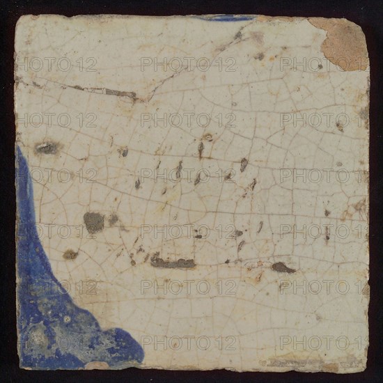 White tile with blue corner, tile pilaster footage fragment ceramic pottery glaze, d 1.1