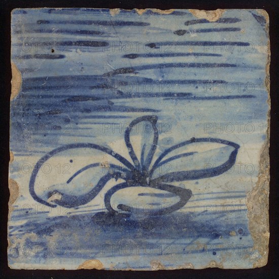 Tile with blue plant, tile pilaster footage fragment ceramic earthenware glaze, d 1.5