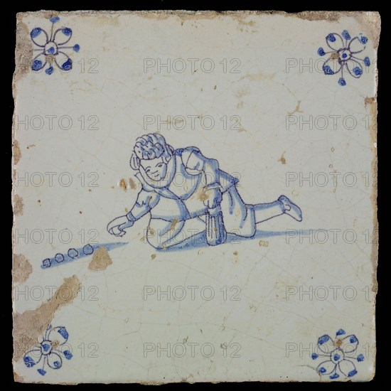 Scene tile, child's play, marbles, corner motif spider, wall tile tile sculpture ceramic earthenware glaze tin glaze, in shape