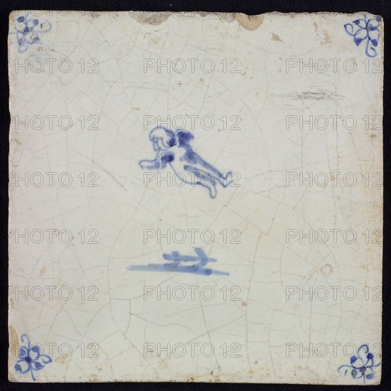 White tile with blue flying putto; corner motif spider, wall tile tile sculpture ceramic earthenware glaze, baked 2x glazed