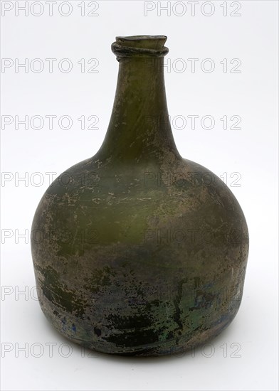 Belly bottle, clock model, bottle holder soil found glass, neck with imposed all-round convex glass thread and flattened lip