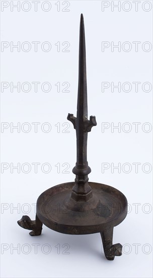 Candlestick with drip tray on three legs, with animal head and ring decorations, marked, candlestick candlestick lighting means