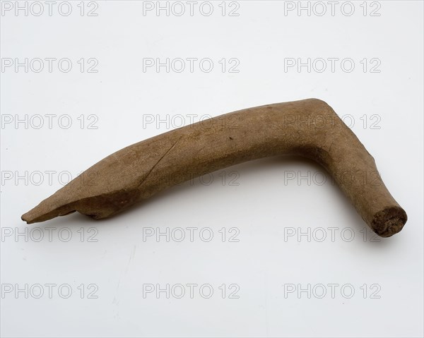 Object of modified antlers, possibly leg, tools equipment soil finds leg horn, w 8,9 sawn cut Tools made of part of an antler