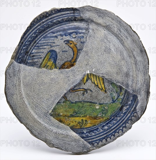 Fragment majolica dish with polychrome bird, dish plate crockery holder soil find ceramic earthenware glaze tin glaze lead glaze