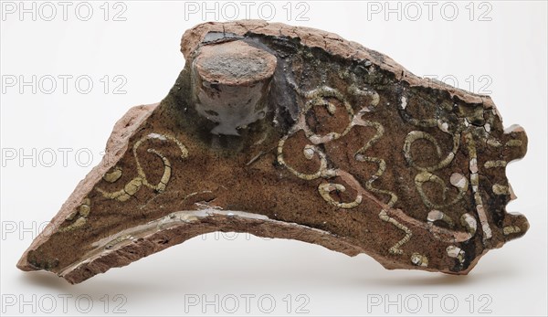 Fragment earthenware fire dome, red shard, decorated in sludge technology, fire dome soil find ceramic earthenware clay glaze