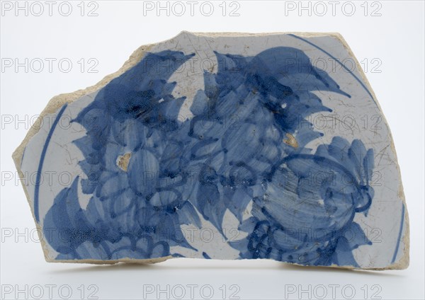 Soul of majolica dish decorated with monochrome decor, blue flowers, dish crockery holder fragment earthenware ceramic