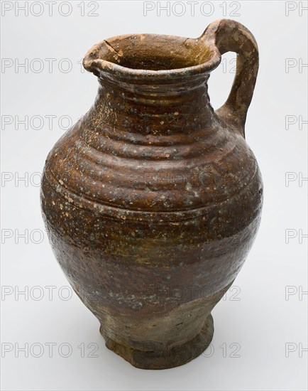 Pottery jug be done with ear and spout, neck and shoulder with rings, water jug crockery holder soil find ceramic earthenware